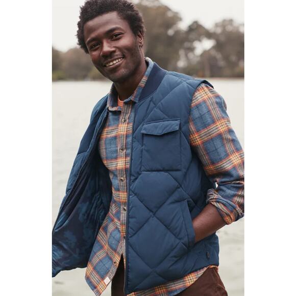 NWT Marine Layer Sz S Blue Light Weight Reversible Sky Captain Blue Puffer Vest